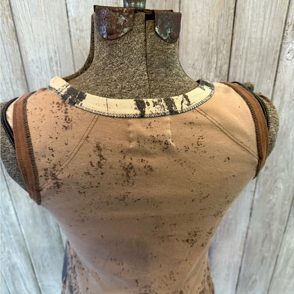 Skinny Minnie Graphic Tank Top in Brown and Orange - Picture 7 of 7